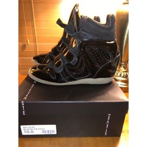 ⛔️SOLD⛔️ Steve Madden sneaker/boots